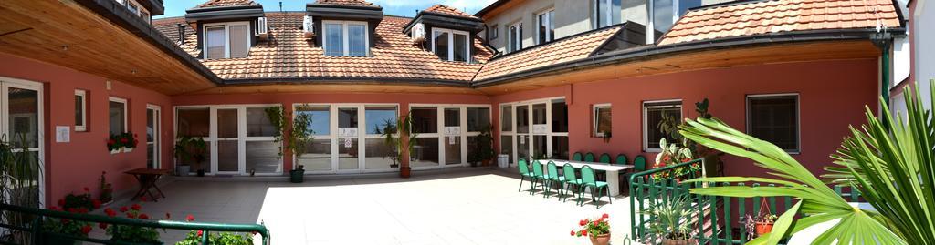 Terasa Hostel Νόβι Σαντ Εξωτερικό φωτογραφία